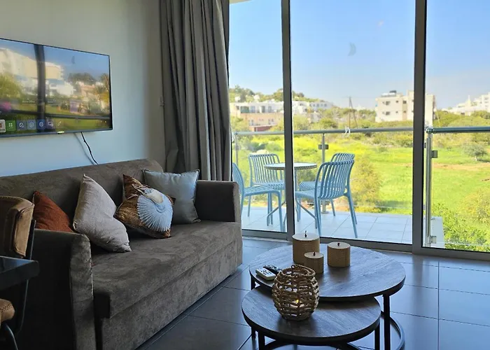 Appartamento White Coral Protaras