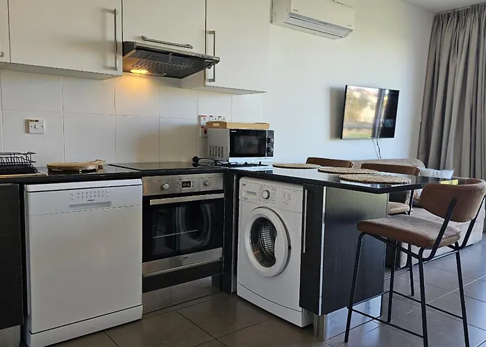 White Coral アパート プロタラス